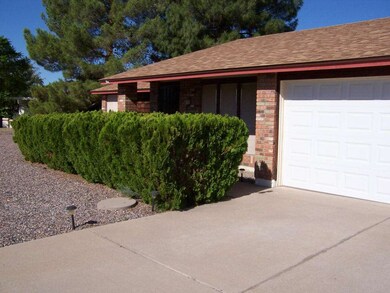 Front Porch & Driveway !    024