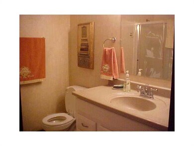 Bath. Hall bath of 4710 side