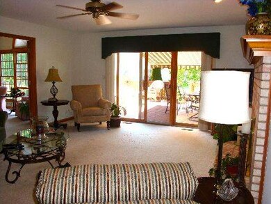 3815 Mallard Ln, Naperville, IL 60564 - photo 7