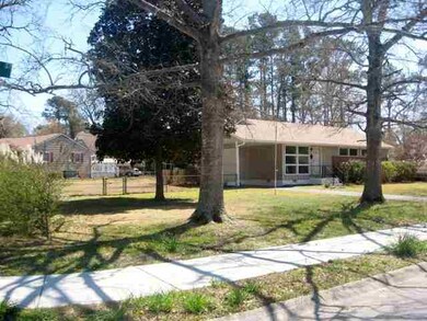 606 Jarman St, Jacksonville, NC 28540 - photo 3