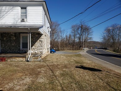 729 E Maple St, Johnson City, TN 37601 - photo 6