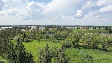 8501 13th Ave E, Williston, ND 58801 - photo 2