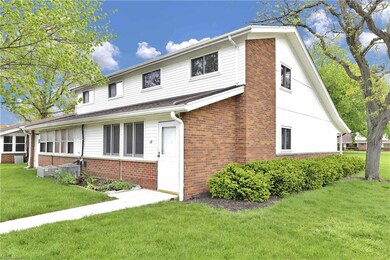 25320 Country Club Blvd unit 19, North Olmsted, OH 44070 - photo 2