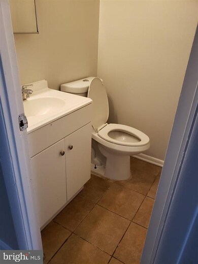 924 Portia Ct, Hyattsville, MD 20785 - photo 6