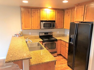 899 Silver Fox Dr, Central Point, OR 97502 - photo 5