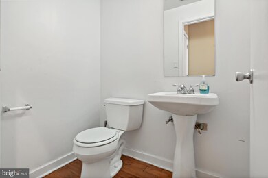 4041 Cresson St, Philadelphia, PA 19127 - photo 2