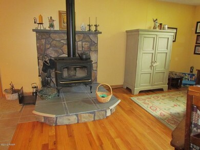 132 Oak Ridge Dr, Milford, PA 18337 - photo 5