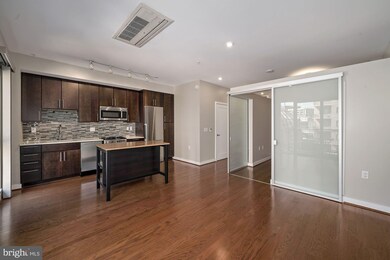 Octave 1320 unit 710, Silver Spring, MD 20910 - photo 5