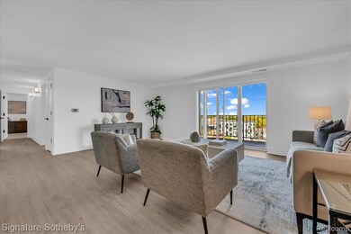 Birmingham Place unit 924, Birmingham, MI 48009 - photo 5