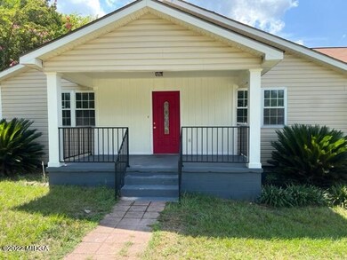 3377Goodwinporch2