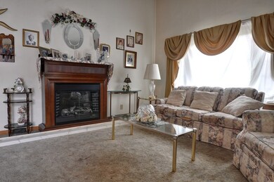 150 Sioux Ave, Carpentersville, IL 60110 - photo 3