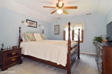 2111 Kirchoff Rd, Rolling Meadows, IL 60008 - photo 5