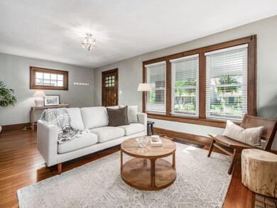 Entry/Living Room