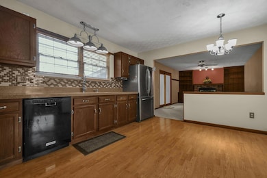 5-web-or-mls-6601-maple-park-way (1)