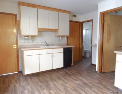 Lower kitchen