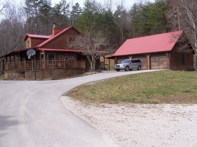 943 Green Hill Welchburg Rd, Annville, KY 40402 - photo 2