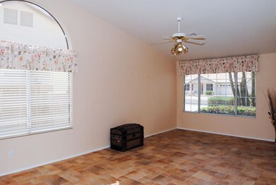 7_XMKHDU_still_dr-lr