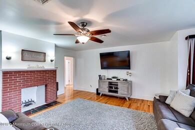 240 Wall St, Eatontown, NJ 07724 - photo 4