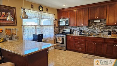 17 Sterling Ct, Perth Amboy, NJ 08861 - photo 5