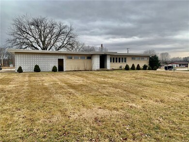 1511 Fayette Ave, Effingham, IL 62401 - photo 2