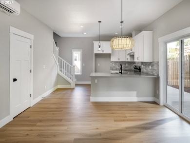 6247 N Olympia St, Portland, OR 97203 - photo 6