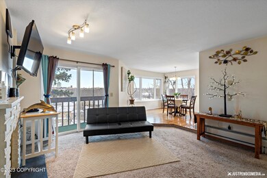 209 W 22nd Ave