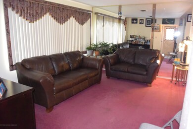 221 Kemball Ave, Staten Island, NY 10314 - photo 5