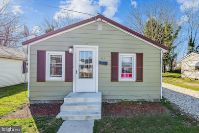 717 Woolford St, Seaford, DE 19973 - photo 2