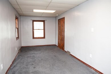 2733 E Walnut St, Des Moines, IA 50317 - photo 5
