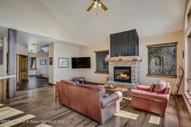 05_1276_Crystal_Bluffs_Loop_Carbondale_8