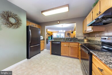 212 Carlton Ct unit 212, West Deptford, NJ 08086 - photo 2