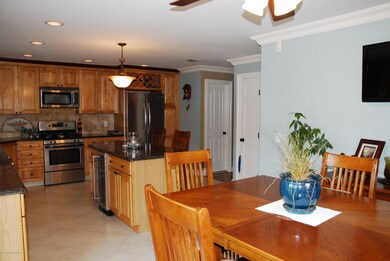 2 Sheridan Ct, Staten Island, NY 10306 - photo 6