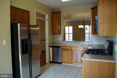 1606 Hunting Creek Dr unit A, Alexandria, VA 22314 - photo 5