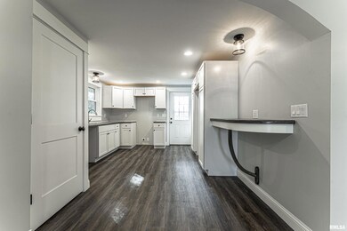 211 3rd St, Lincoln, IL 62656 - photo 5