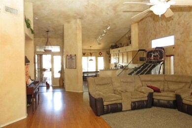 Tarwater - Family Room 2