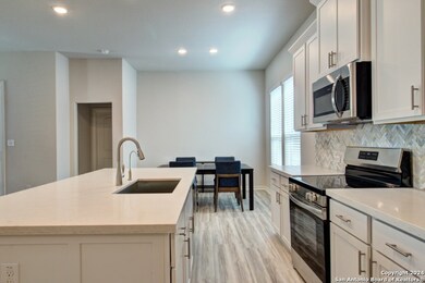 886 Casetta Trail, New Braunfels, TX 78130 - photo 2