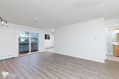 25-Living Room 20200701-DW-7836
