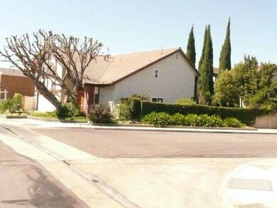 Corner lot!