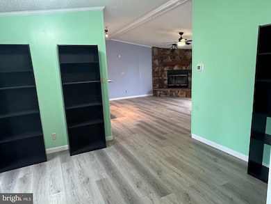 880 Royal Crest Dr, Martinsburg, WV 25401 - photo 5