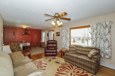 706 Hillcrest Ln, Oregon, WI 53575 - photo 4
