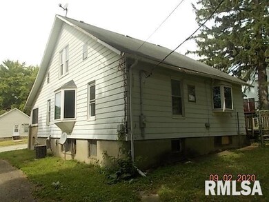 612 S Mclean St, Lincoln, IL 62656 - photo 2