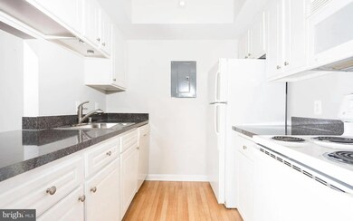 8205 Whispering Oaks Way unit 304, Gaithersburg, MD 20879 - photo 2