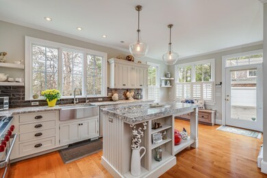 Spectacular Chef's Kitchen