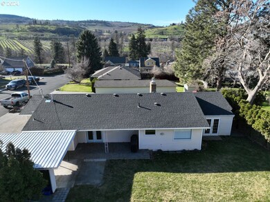 701 W 19th St, the Dalles, OR 97058 - photo 2