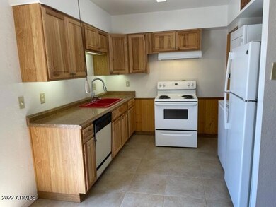 6610 S Lakeshore Dr unit C, Tempe, AZ 85283 - photo 5