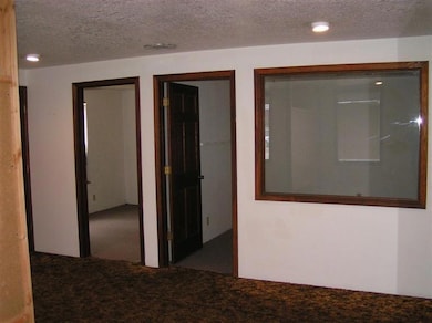 611 SE L St, Grants Pass, OR 97526 - photo 4