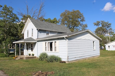 213 N Peoria St, Gilman, IL 60938 - photo 5