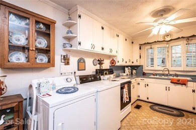 114 Roger Dr, Statesville, NC 28625 - photo 7