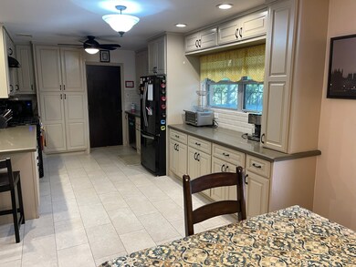 11303 Greenwillow St, Houston, TX 77035 - photo 7