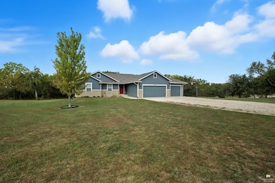 5632 Legends View Dr, Wamego, KS 66547 - photo 2